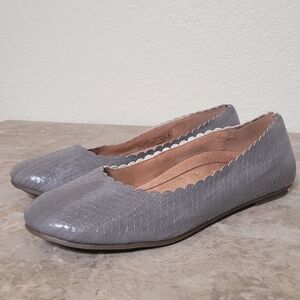 Vionic Julieta Flat Womens US 7.5 UK 5.5 EU 38.5 Embossed Reptile Gray S…